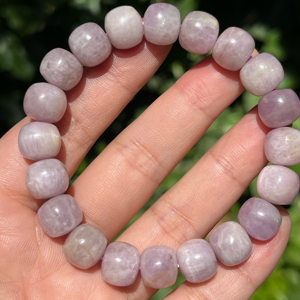 10mm stretchable‎ kunzite bracelet